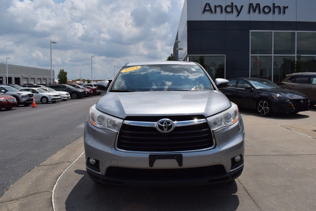 Used 2014 Toyota Highlander LE Plus with VIN 5TDZKRFH8ES004627 for sale in Avon, IN